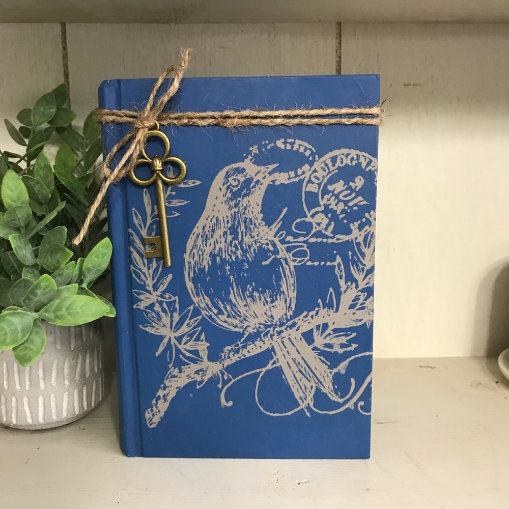 Handcrafted Distressed Stack Books - Picture 2 of 8